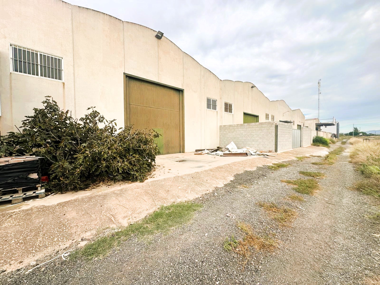 Alquiler_Nave_Polígono_Los_Barrios_Rojales