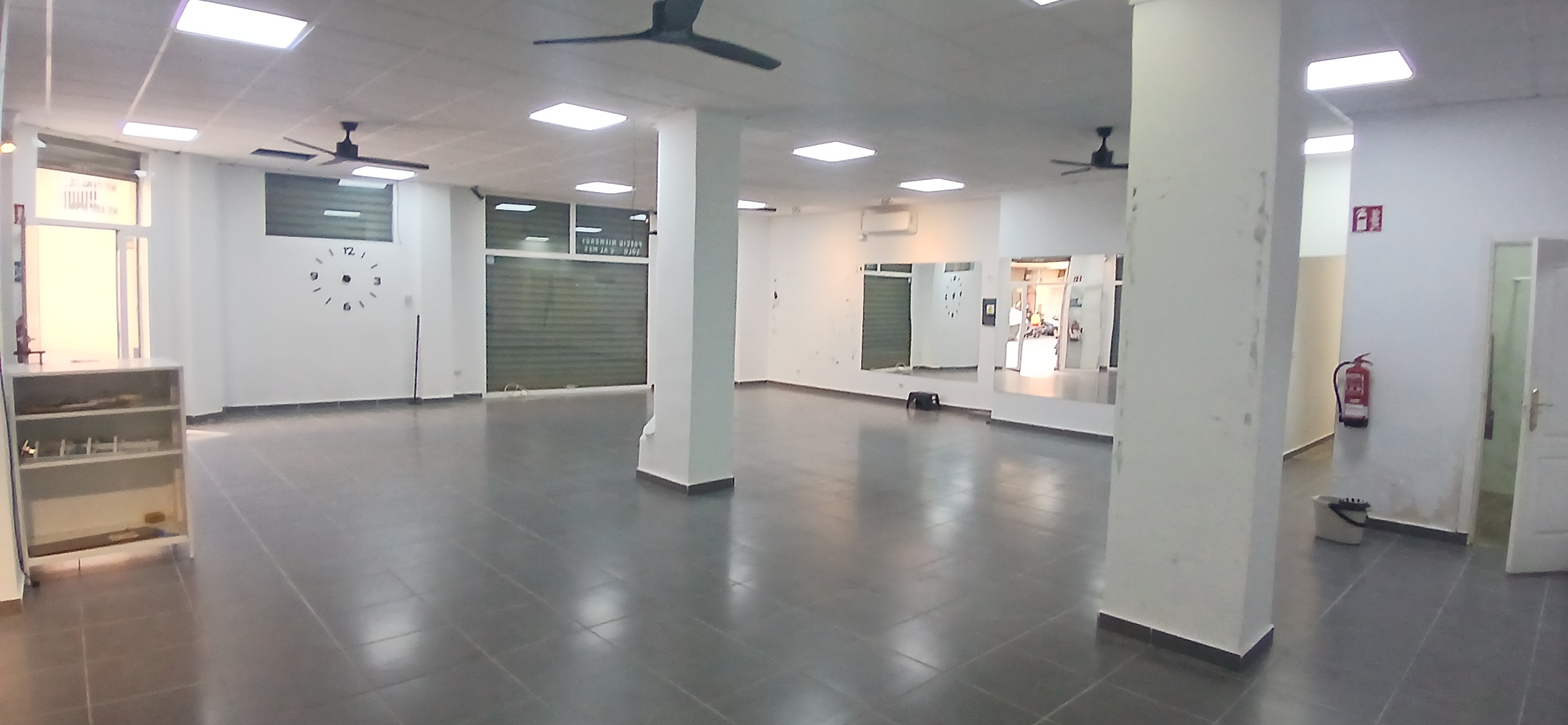 Alquiler_local_150_m2_esquina_centro_Torrevieja